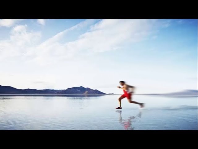 cuanta velocidad se necesita para correr en el agua